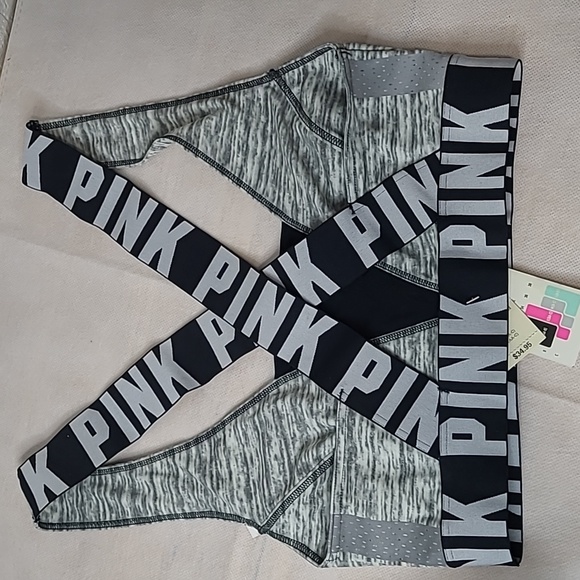 PINK Victoria's Secret Ultimate Crop Haut Court Sports bra Small - Picture 2 of 4
